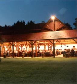 Új Tanyacsárda Étterem