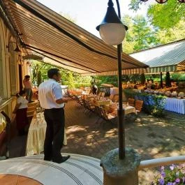 Geréby Kúria Hotel és Lovasudvar Lajosmizse - Medence/kert