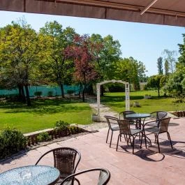 Nyerges Hotel Termál Monor - Medence/kert