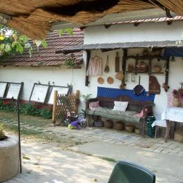 Barátka Vendégház Abádszalók - Medence/kert