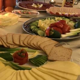 Kis Szárcsa Vendégház Agárd - Vendéglátás