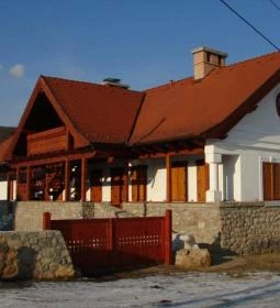 Kövirózsa Apartmanház