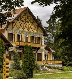 Sasréti Vadászkastély