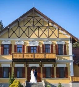 Sasréti Vadászkastély