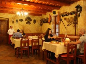 Halásztanya Étterem Alsóörs