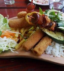 Hármaskönyv Fogadó étterme