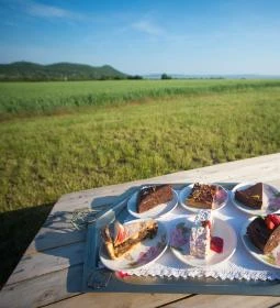 Nagyi Kertje Teaház & Étterem