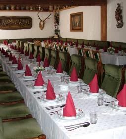 Sárga Csikó Étterem és Panzió