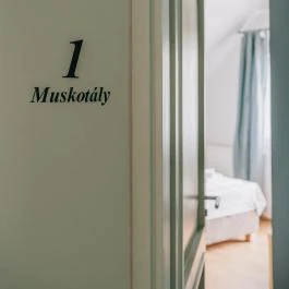 Borbarátok Panzió Badacsonytomaj - Szobák