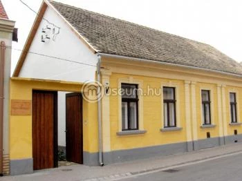 Éber Emlékház Baja - Szentistván