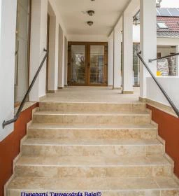 Dunaparti Tanyacsárda Étterem