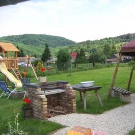 Bakonyi Csillag Vendégház Bakonybél - Medence/kert