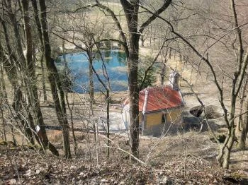 Borostyán-kút kápolna Bakonybél