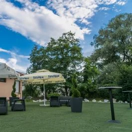 Sztár Motel és Étterem Balassagyarmat - Medence/kert