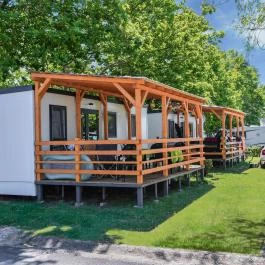 Balatontourist Strand-Holiday Kemping Balatonakali - Medence/kert