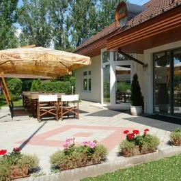 Hotel Monopoly Balatonalmádi - Külső kép