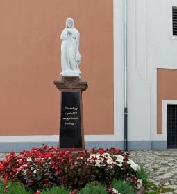Mária szobor