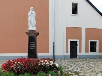 Mária szobor Balatonalmádi