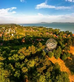 13. legjobb látnivaló: Balatoni Gömbkilátó