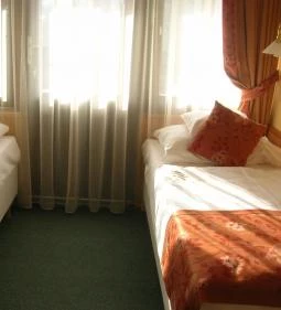 Jogar Hotel & Továbbképző Központ