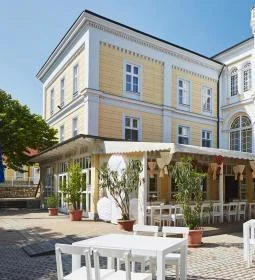 Astoria Hotel és Étterem