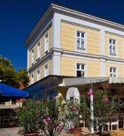 Astoria Hotel és Étterem