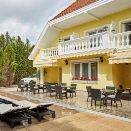 Gold Haus Panzió Balatonfüred - Medence/kert