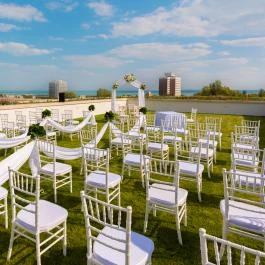 Akadémia Hotel Balatonfüred - Medence/kert