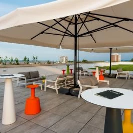 Akadémia Hotel Balatonfüred - Medence/kert