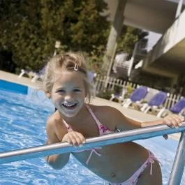 Hotel Annabella Balatonfüred - Medence/kert