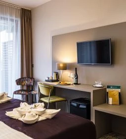 Hotel Golden Lake Resort