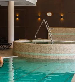 Hotel Golden Lake Resort