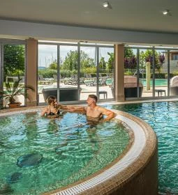 Hotel Golden Lake Resort