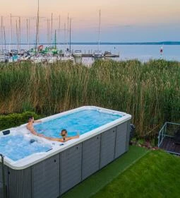 Hotel Golden Lake Resort