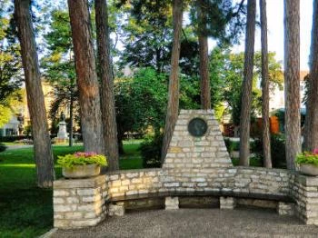 Emlékpad Blaháné emlékére Balatonfüred