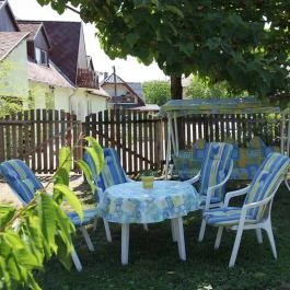 Andrea Apartmanház Balatongyörök - Medence/kert