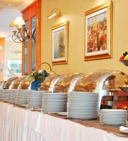 Marina-Port Étterem