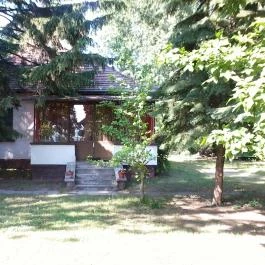 Parti Sétány Vendégház Balatonkenese - Medence/kert