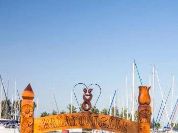 Szerelemlakat-kapu Balatonlelle