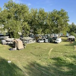 Sirály Hotel Balatonlelle - Medence/kert