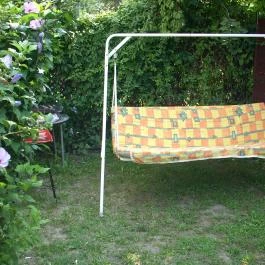 Zsuzsa Apartmanház Balatonlelle - Medence/kert