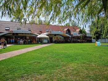 Fröccsterasz Strandi Apartmanok Balatonmáriafürdő