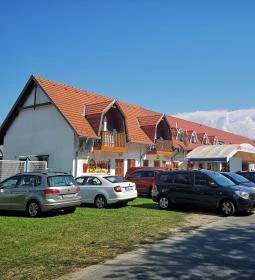 Fröccsterasz Strandi Apartmanok