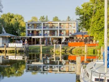 Port Étterem & Panzió Balatonmáriafürdő