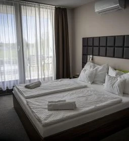 Port Étterem & Panzió