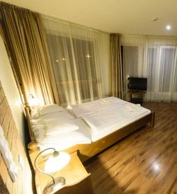 Viktor Bor- és Vendégház