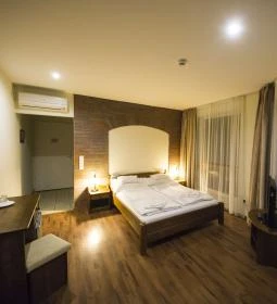 Viktor Bor- és Vendégház