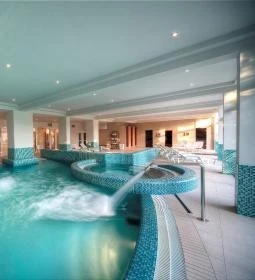 Két Korona Konferencia & Wellness Hotel