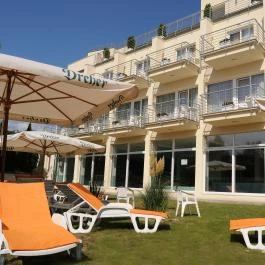 Két Korona Konferencia & Wellness Hotel Balatonszárszó - Medence/kert