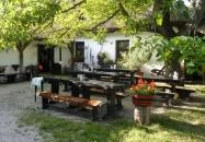 Udvarház Étterem Bánd